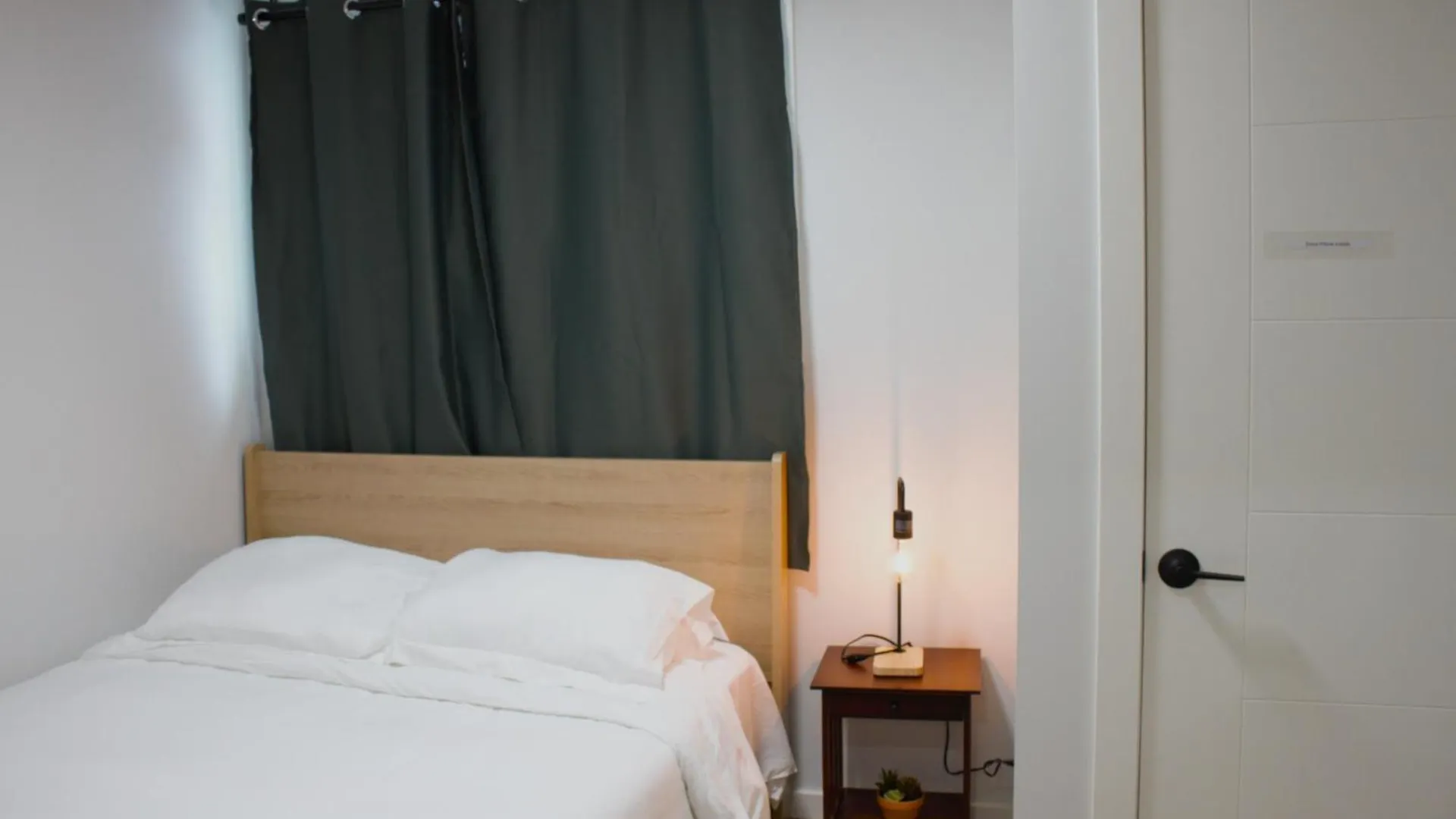Rockpark Private 2 Bedroom 1 Bathroom Basement Suite