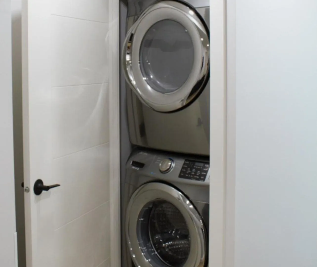 Apartment Rockpark Private 2 Bedroom 1 Bathroom Basement Suite Calgary